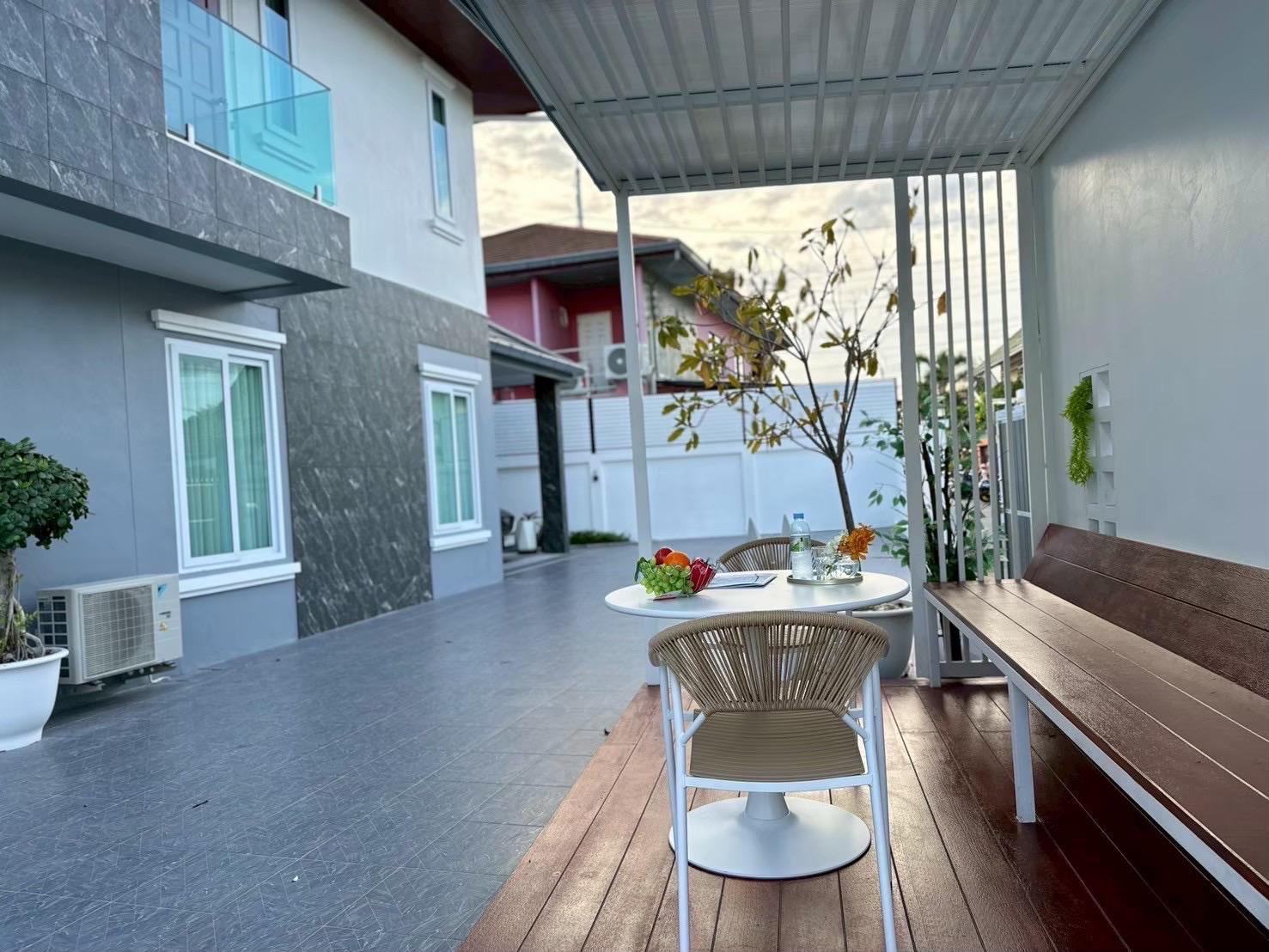 Covered outdoor terrace