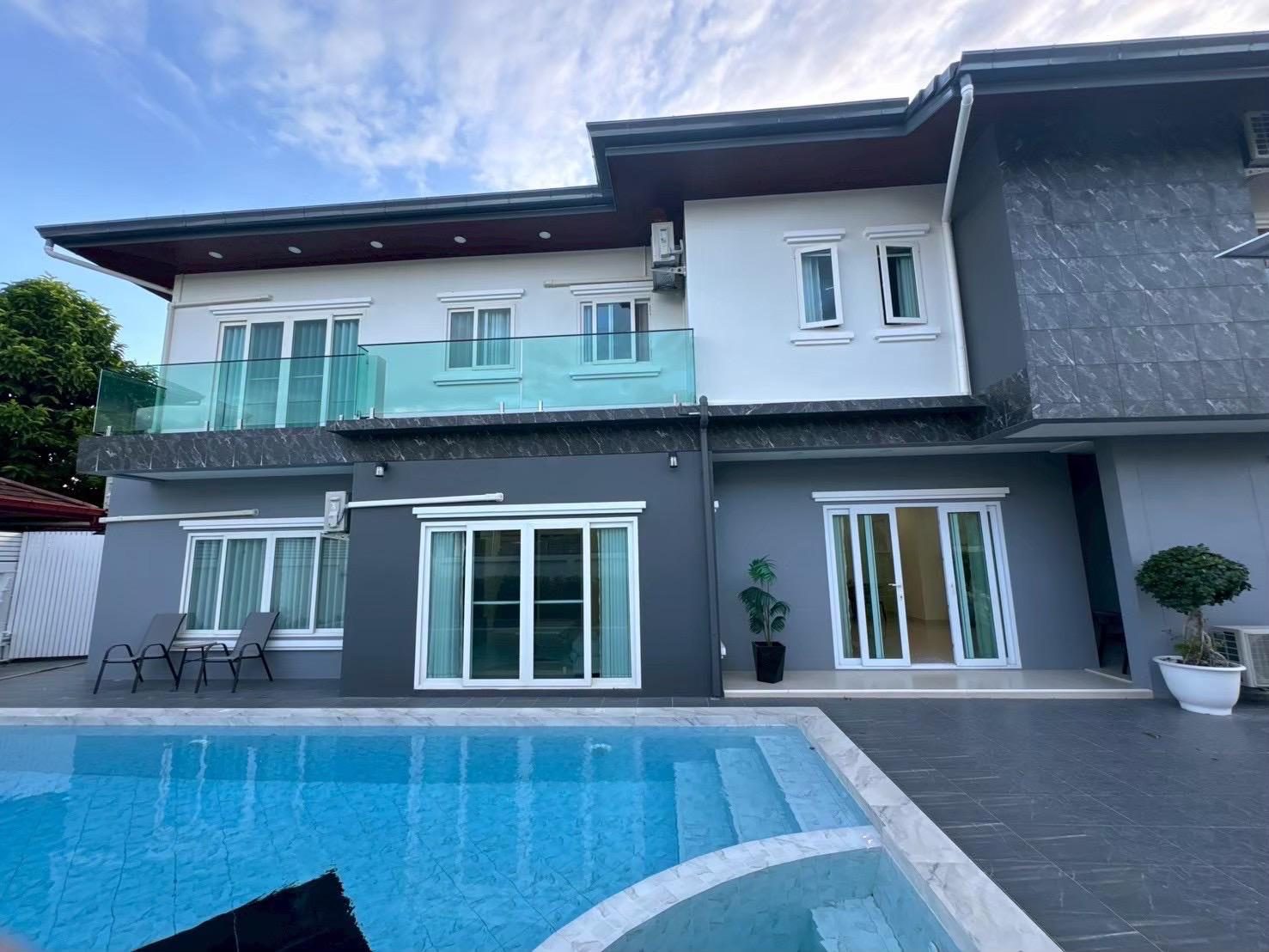 Luxury private pool villa in Mabprachan, Pattaya